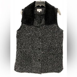 Erin London Vest with Faux Fur Collar Sz L